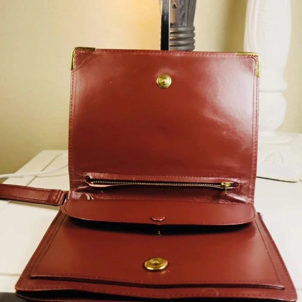 Cartier Must De Cartier Leather Clutch Bag Leather Clutch Bag in Good condition